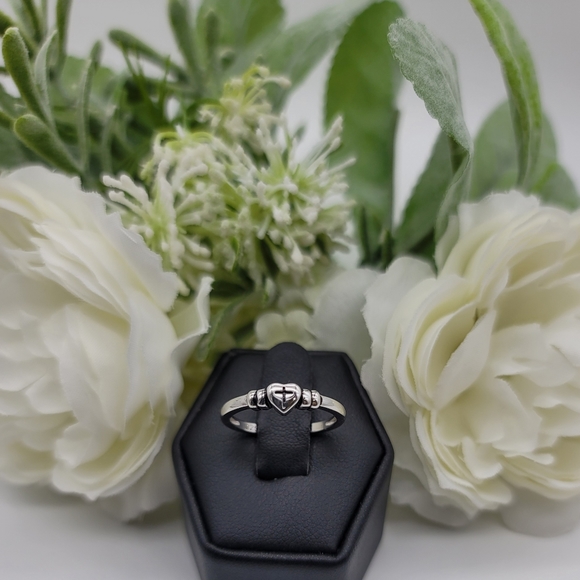 ❤️ Heavenly Dainty Heart - Picture 5 of 5